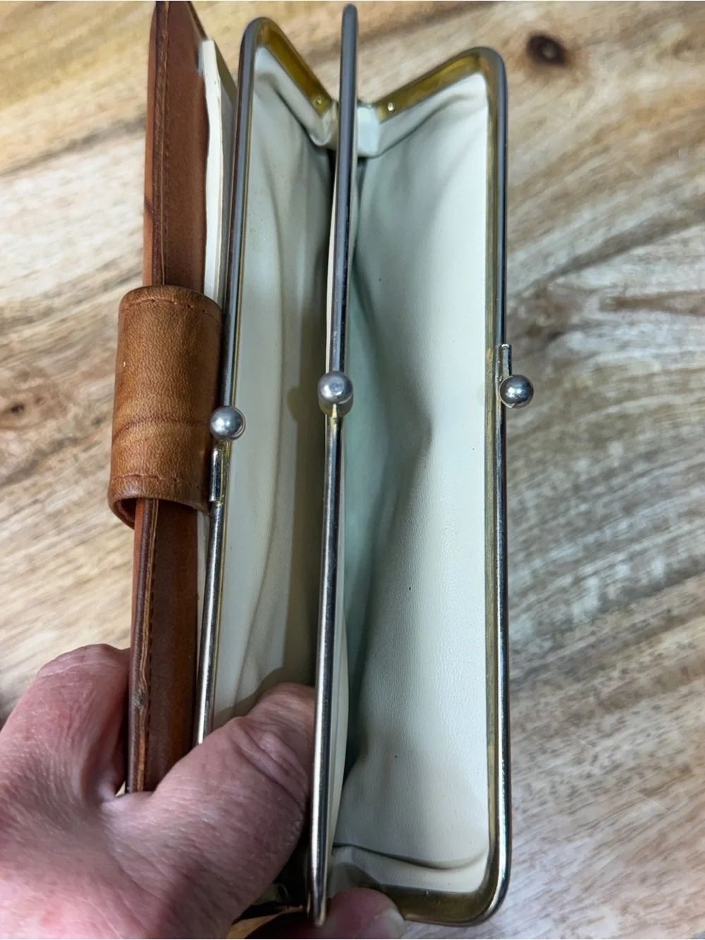 Vintage Leather Wallet Baronet Cognac Kiss Lock Organizer